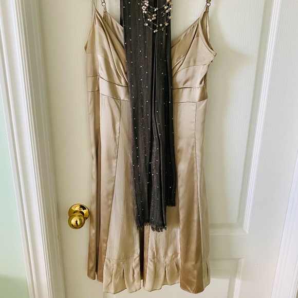 Gorgeous RED Valentino Dress - Free necklace and shawl with dress purchase - Picture 4 of 4